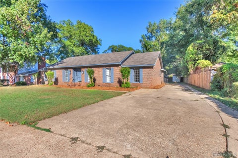 Photo of 540 Chatsworth Drive, Montgomery, AL 36109 (MLS # 591103)