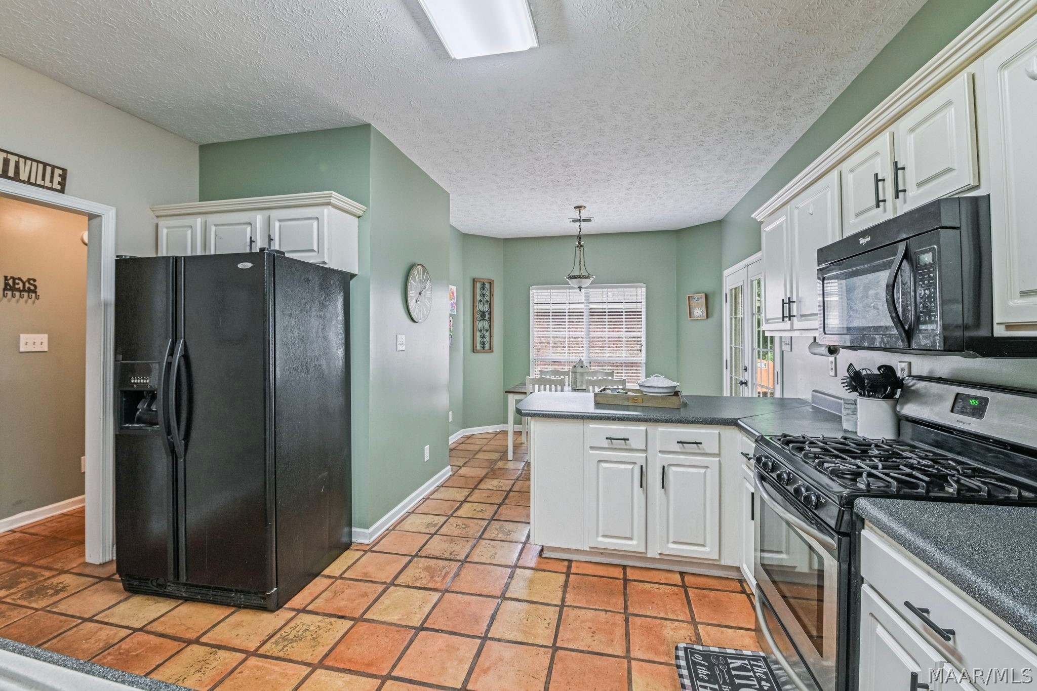 831 HEATHER Drive - Photo 3