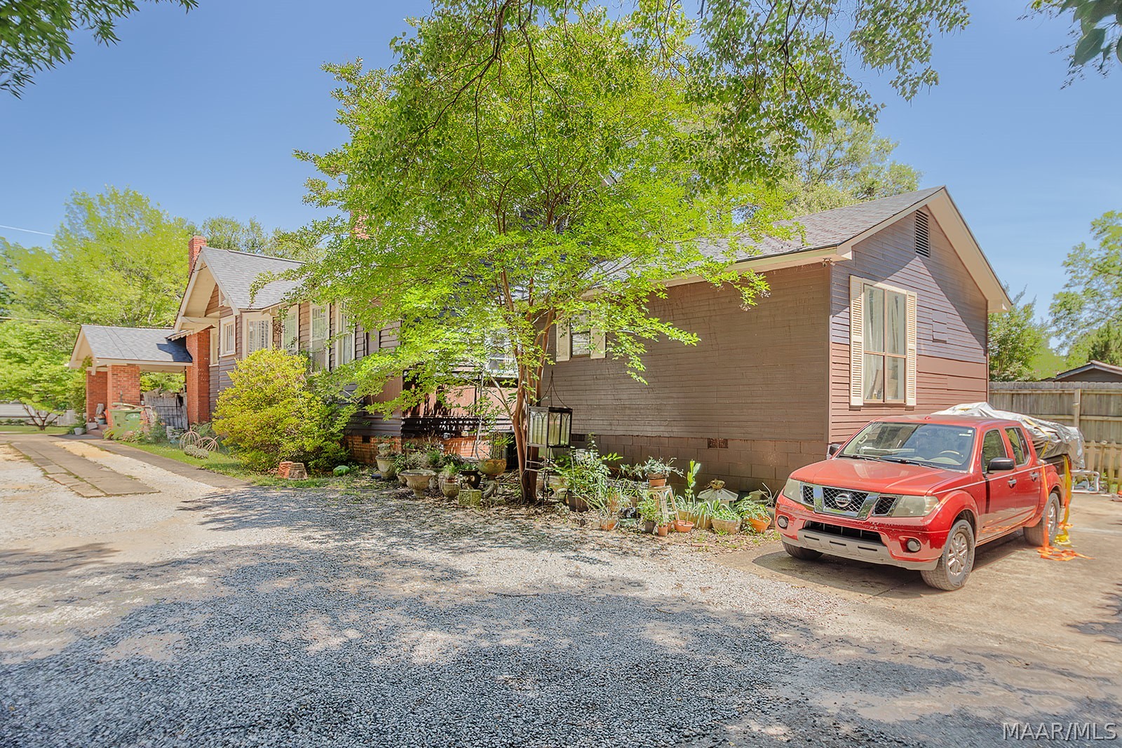 44 S CAPITOL Parkway - Photo 4