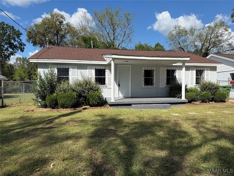 Photo of 2015 Stokes Street, Montgomery, AL 36107 (MLS # 580426)