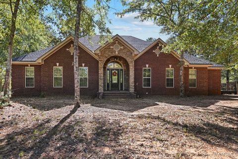 Photo of 915 County Road 19 N, Prattville, AL 36067 (MLS # 581057)