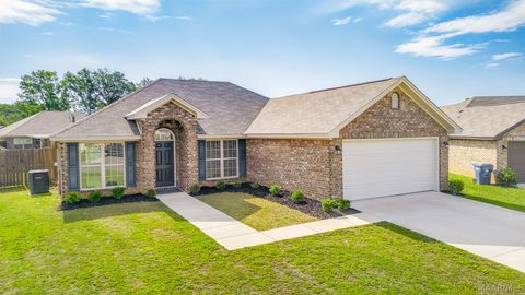 Photo of 61 Oasis Drive, Wetumpka, AL 36092 (MLS # 586909)