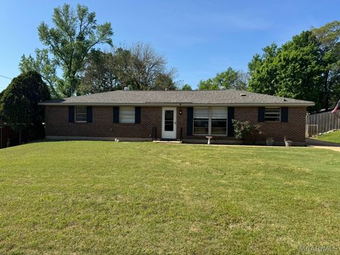 Photo of 207 Primrose Drive, Prattville, AL 36067 (MLS # 585333)