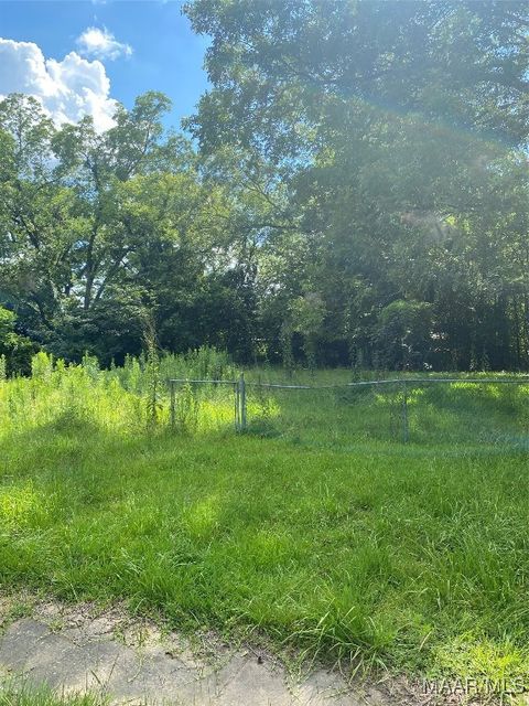 Photo of 1713 Weaver Street, Selma, AL 36701 (MLS # 578037)