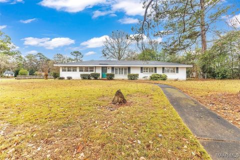 Photo of 178 W ROSEMARY Road, Montgomery, AL 36109 (MLS # 582904)