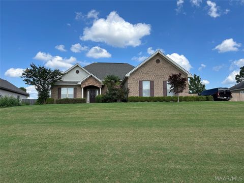 Photo of 110 WRIGHTSBURG Circle, Wetumpka, AL 36093 (MLS # 585086)