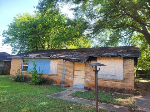 Photo of 500 Castlebrook Drive, Montgomery, AL 36110 (MLS # 585330)