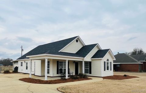 Photo of 125 N Springfield Drive, Millbrook, AL 36054 (MLS # 583816)