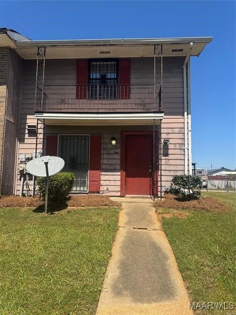 Photo of 5917 SINGLETON Street, Montgomery, AL 36116 (MLS # 581896)