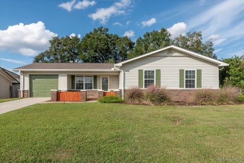 Photo of 102 Lightfoot Drive, Enterprise, AL 36330 (MLS # 591199)