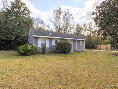 Photo of 51 Forrest Avenue, Wetumpka, AL 36092 (MLS # 581705)