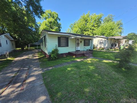 Photo of 139 Simpson Street, Montgomery, AL 36104 (MLS # 586723)