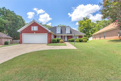 Photo of 1018 AUTUMN RIDGE Road, Montgomery, AL 36117 (MLS # 588809)