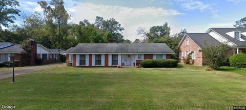 Photo of 2013 Elkdale Street, Selma, AL 36701 (MLS # 585787)