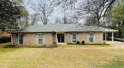 Photo of 4413 Donovan Drive, Montgomery, AL 36109 (MLS # 583395)