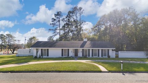 Photo of 103 Edgewood Avenue, Prattville, AL 36066 (MLS # 581675)
