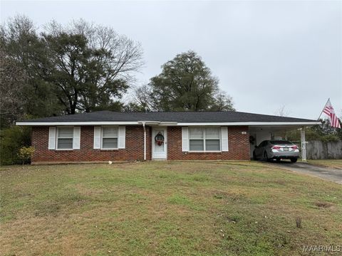 Photo of 178 LAWRENCE Street, Prattville, AL 36067 (MLS # 583133)