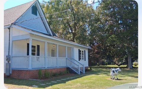 Photo of 180 Main Street, Eclectic, AL 36024 (MLS # 580513)