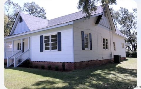 Photo of 180 Main Street, Eclectic, AL 36024 (MLS # 580513)