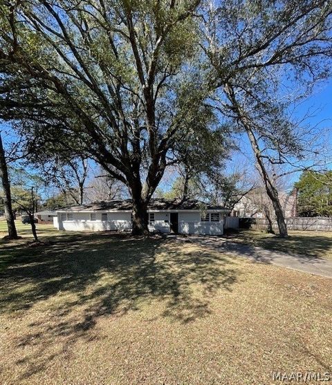 Photo of 2210 Narrow Lane Road, Montgomery, AL 36106 (MLS # 585676)