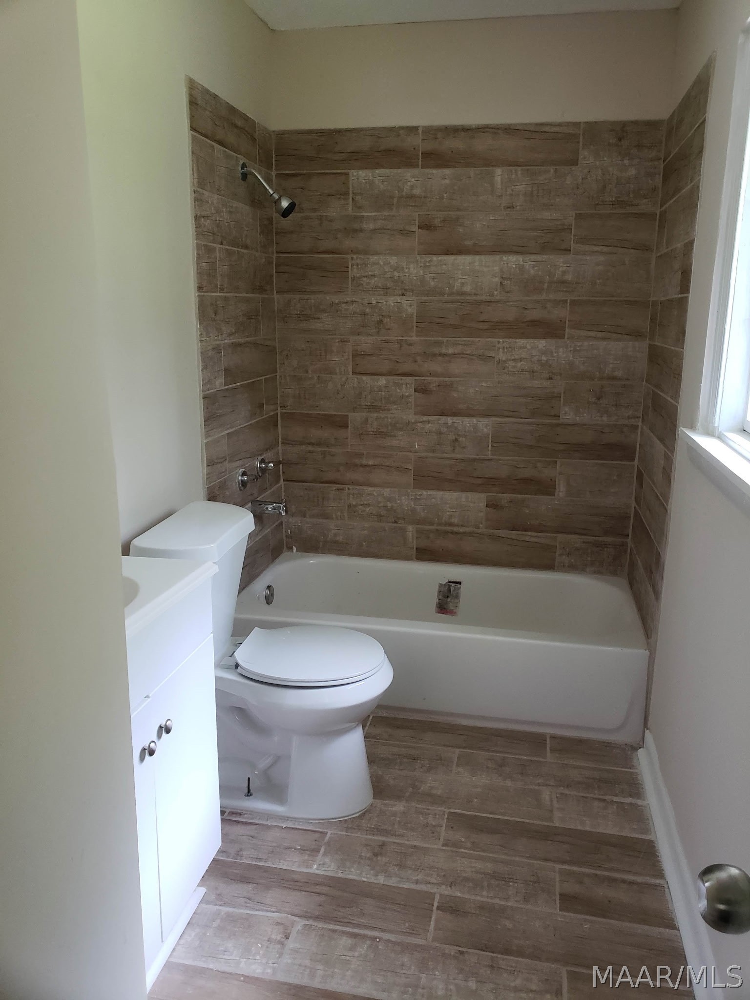 2752 Baldwin Brook Drive - Photo 4