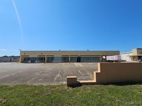 Photo of 415 N Gilmer Avenue, Lanett, AL 36863 (MLS # 579880)
