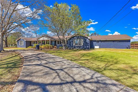 Photo of 201 Greencrest Lane, Prattville, AL 36067 (MLS # 586741)