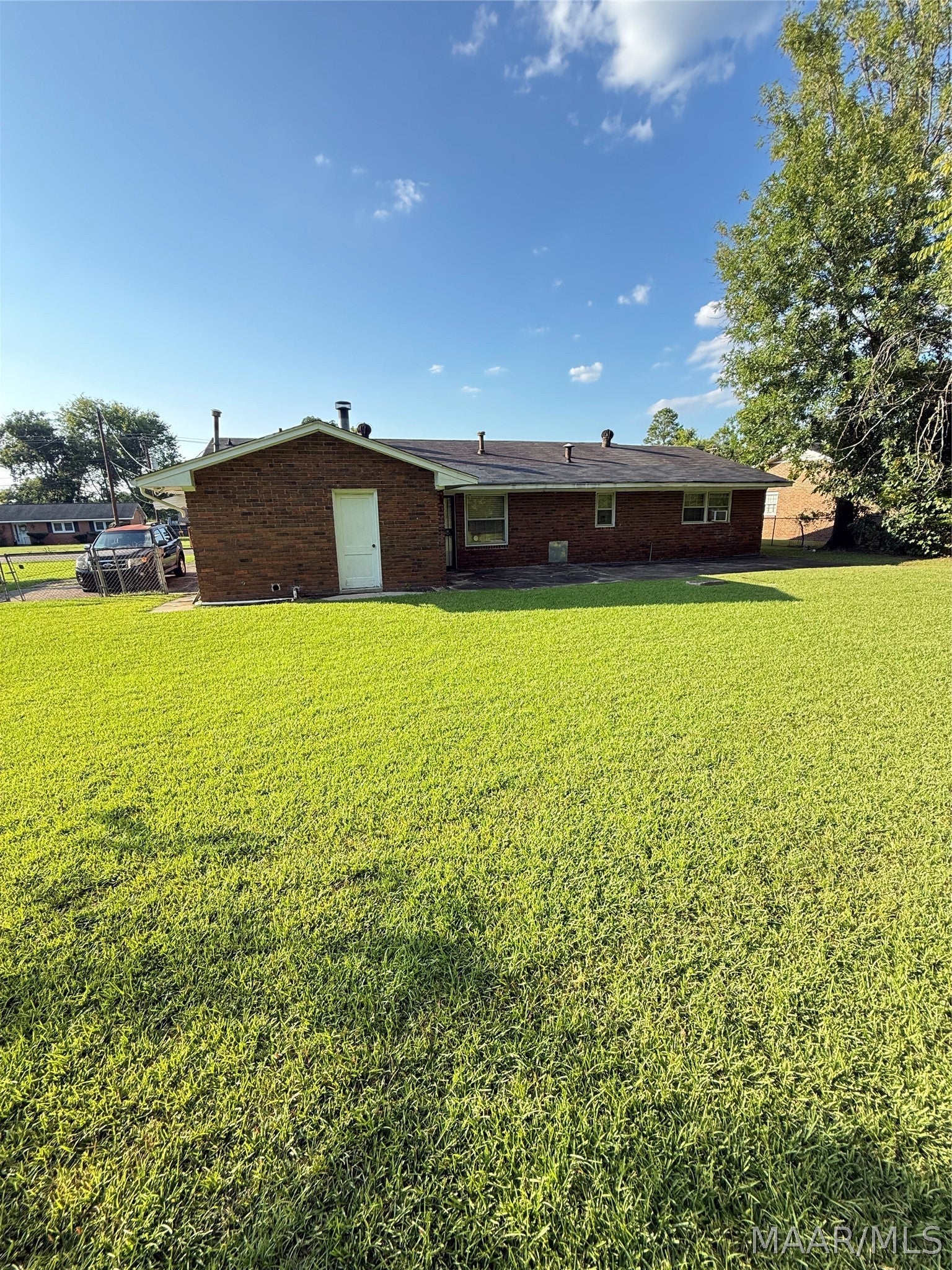 2636 Knollwood Drive - Photo 2