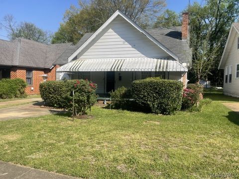 Photo of 1807 ST CHARLES Avenue, Montgomery, AL 36107 (MLS # 585020)