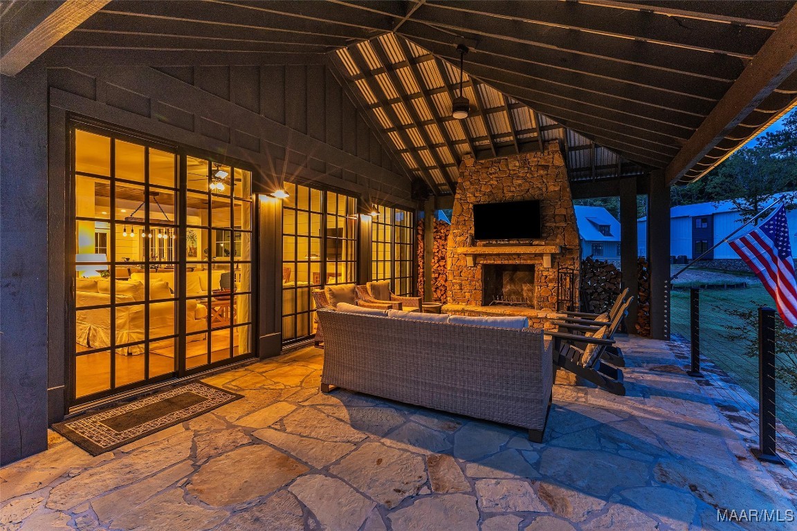 60 Castaway Cove Lane