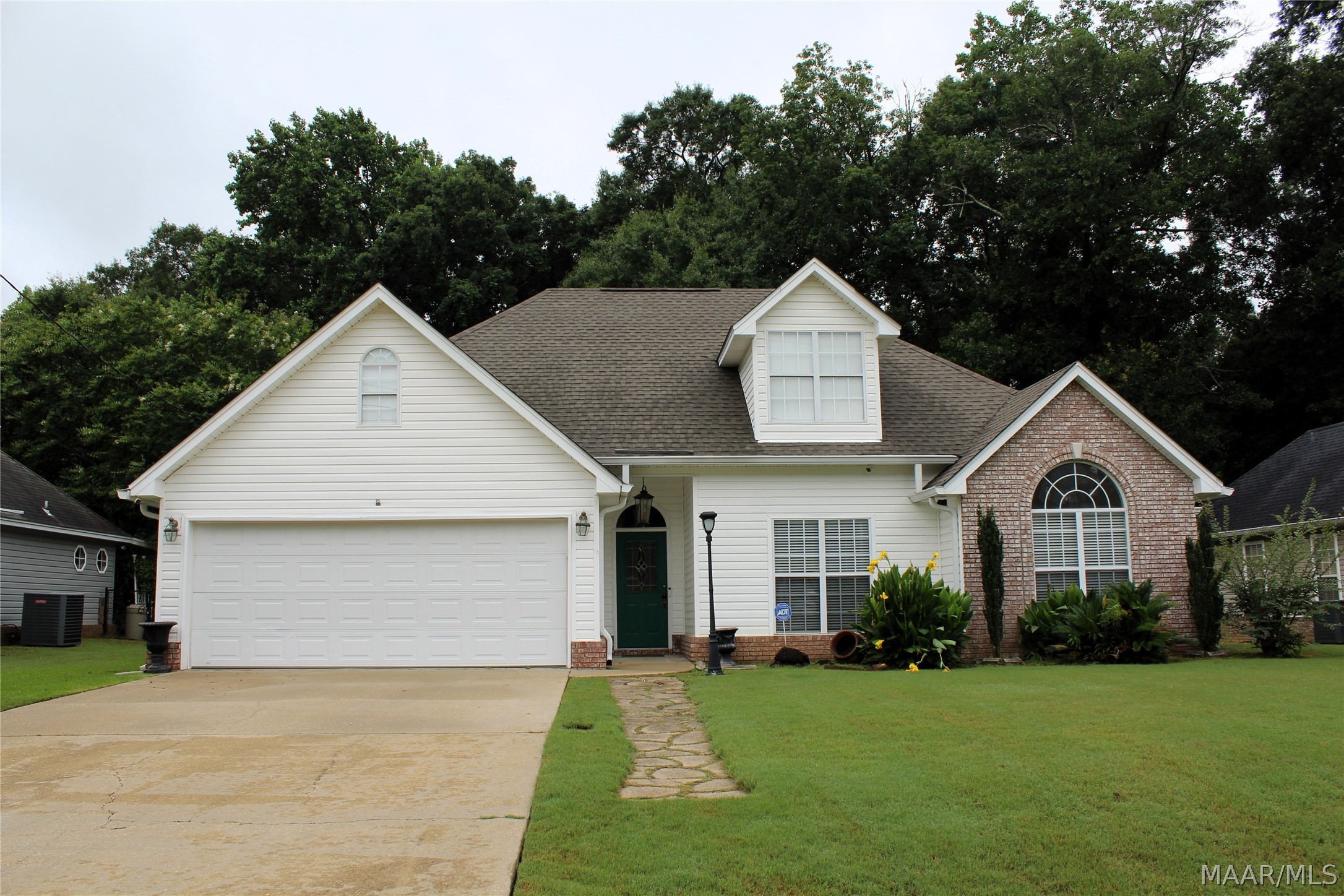 Photo 1 of 36 — 186 Homewood Drive, Millbrook, AL 36054