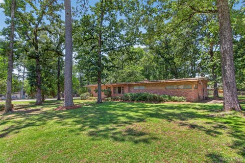 Photo of 1830 HILLWOOD Drive, Montgomery, AL 36106 (MLS # 587622)