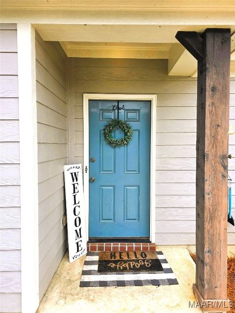 Photo of 207 GRAND PARK Drive, Deatsville, AL 36022 (MLS # 581791)