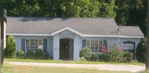 Photo of 1319 Highland Avenue W, Selma, AL 36701 (MLS # 589947)