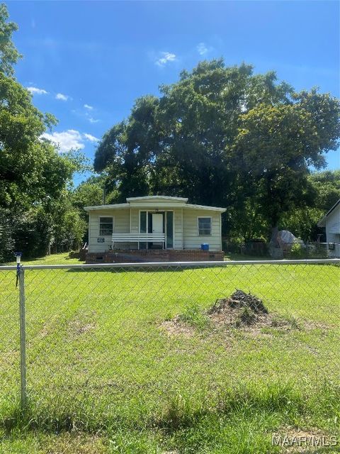 Photo of 28 LONGVIEW Court, Montgomery, AL 36108 (MLS # 576114)