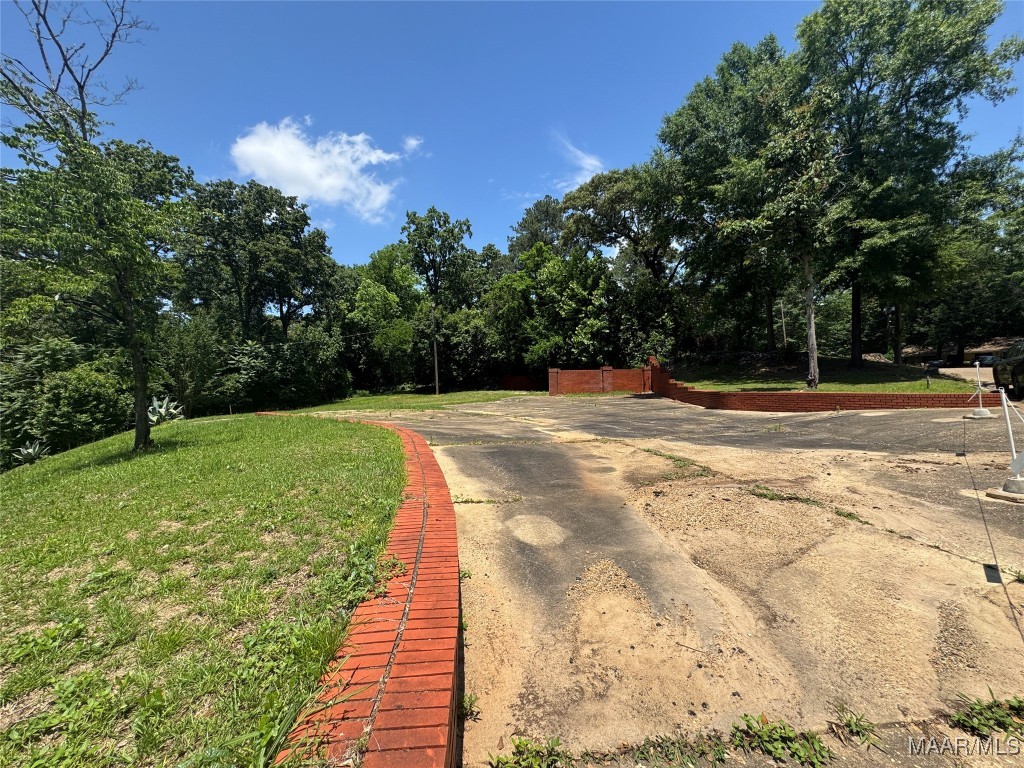 Photo 1 of 9 — 3519 Dalraida Court, Montgomery, AL 36109