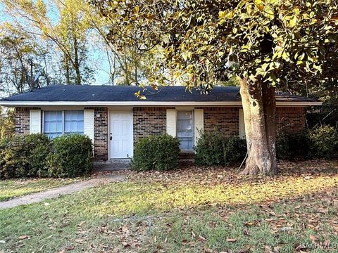 Photo of 408 BRIARBROOK Drive, Montgomery, AL 36110 (MLS # 581063) Photo of 408 BRIARBROOK Drive, Montgomery, AL 36110 (MLS # 581063)
