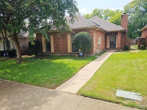 Photo of 1816 YOUNG FARM Road, Montgomery, AL 36106 (MLS # 588762)