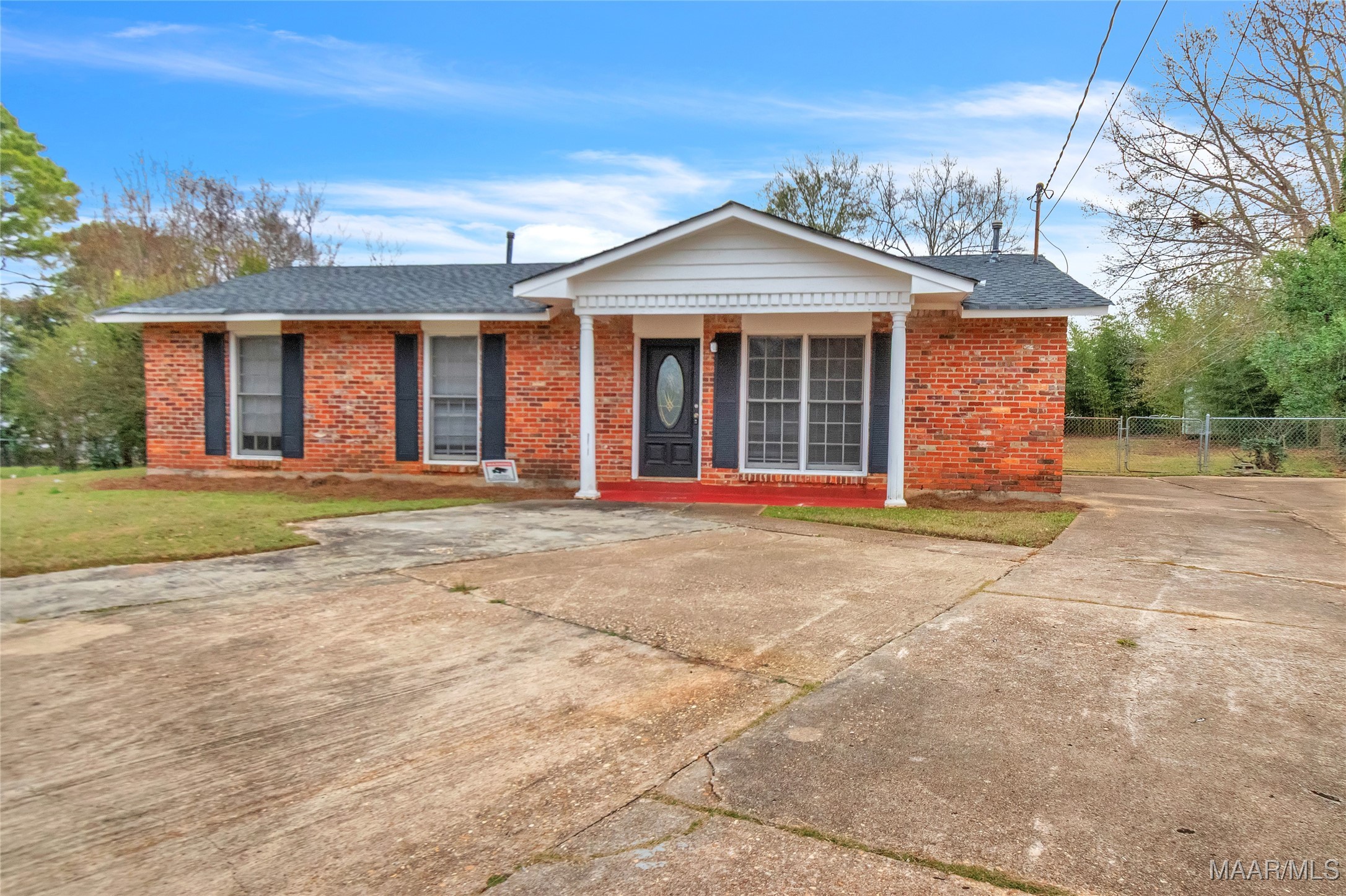 Photo 1 of 24 — 500 Lawndale Lane, Montgomery, AL 36109