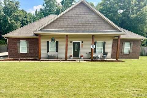 Photo of 200 Jennifer Lane, Deatsville, AL 36022 (MLS # 582729)