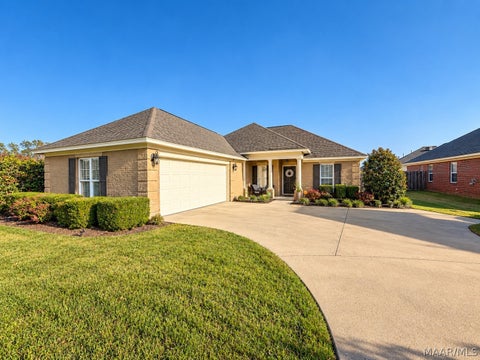 Photo of 9829 HELMSLEY Circle, Montgomery, AL 36117 (MLS # 591597)