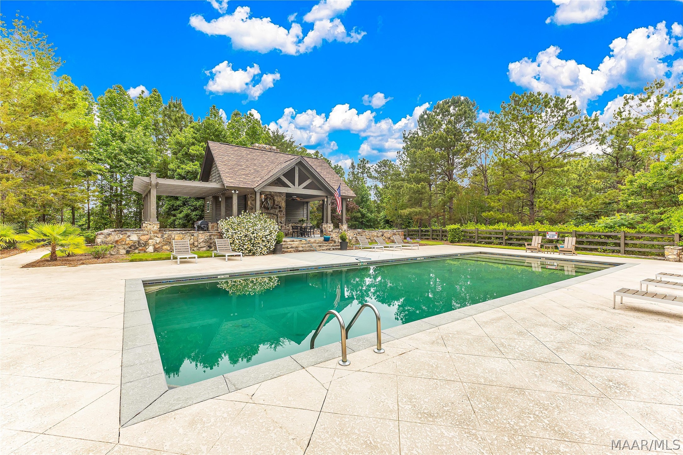 Dadeville, Alabama, 36853, United States, 4 Bedrooms Bedrooms, ,5 BathroomsBathrooms,Residential,Active,2045380