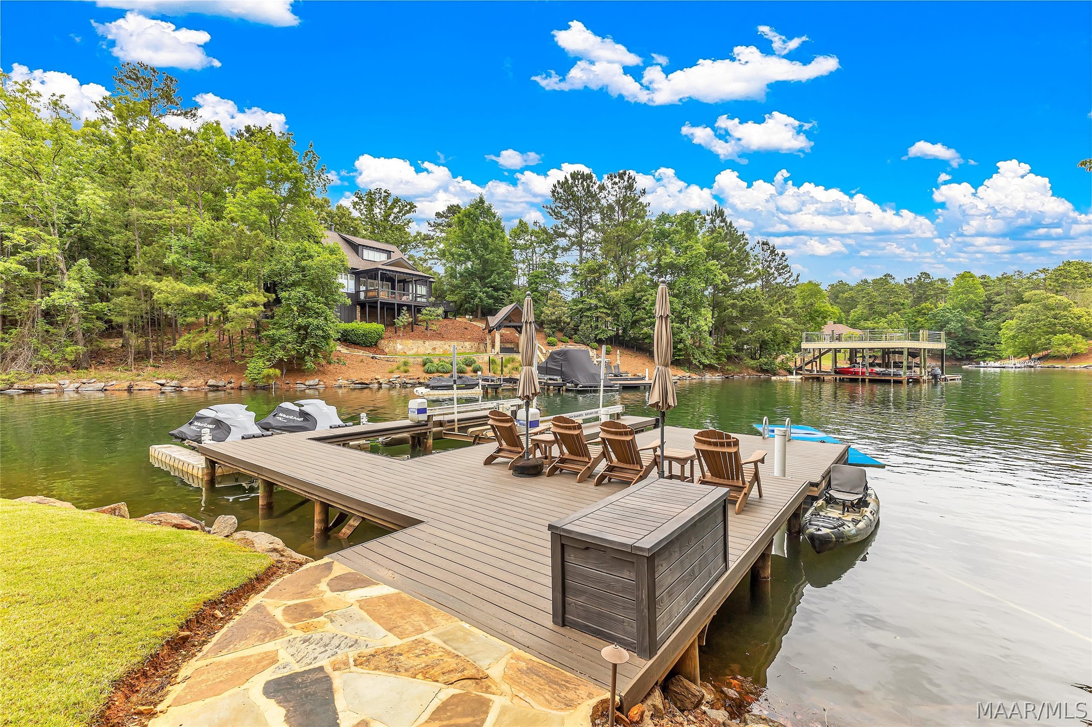 Dadeville, Alabama, 36853, United States, 4 Bedrooms Bedrooms, ,5 BathroomsBathrooms,Residential,Active,2045380