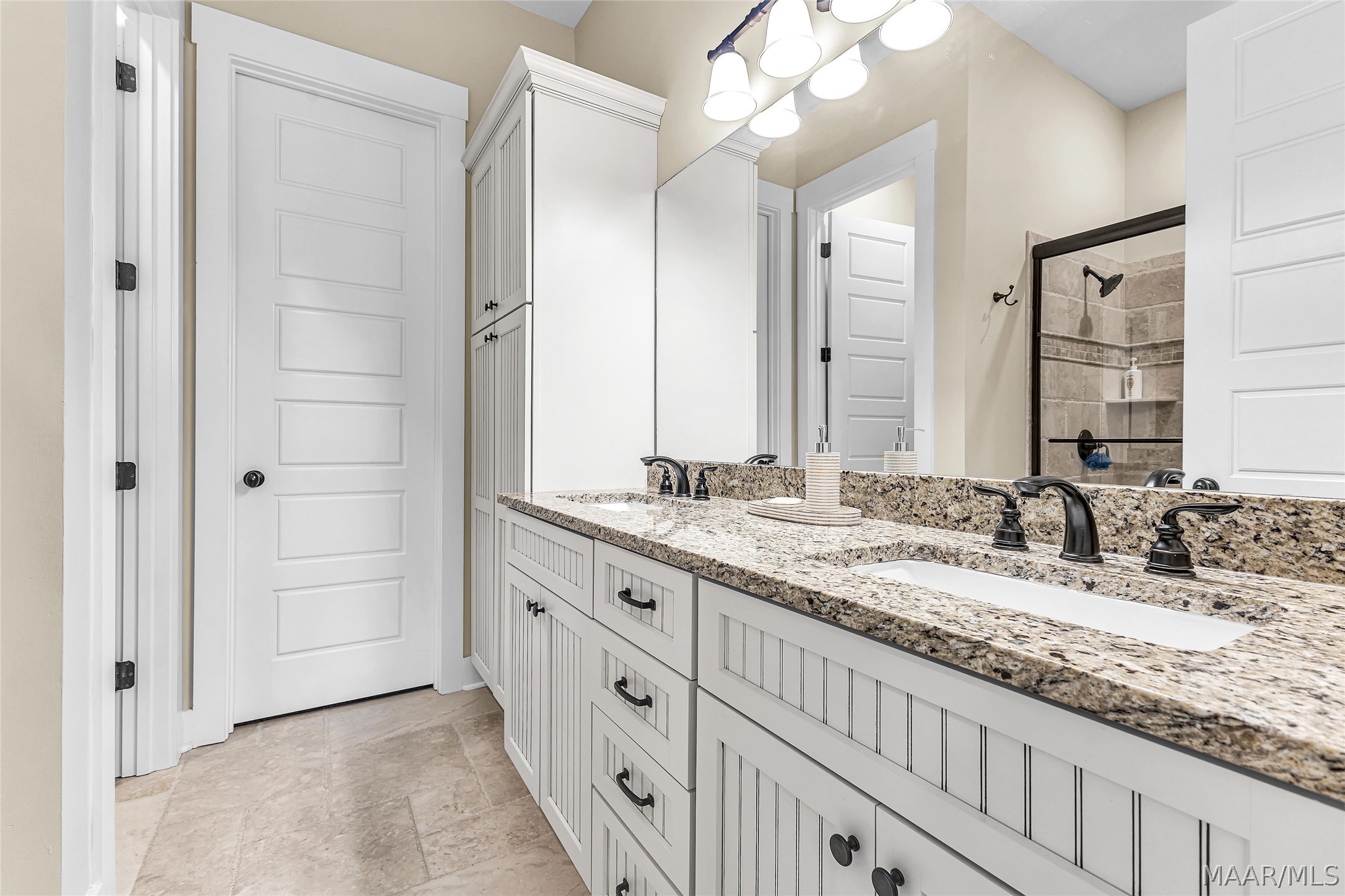 Dadeville, Alabama, 36853, United States, 4 Bedrooms Bedrooms, ,5 BathroomsBathrooms,Residential,Active,2045380