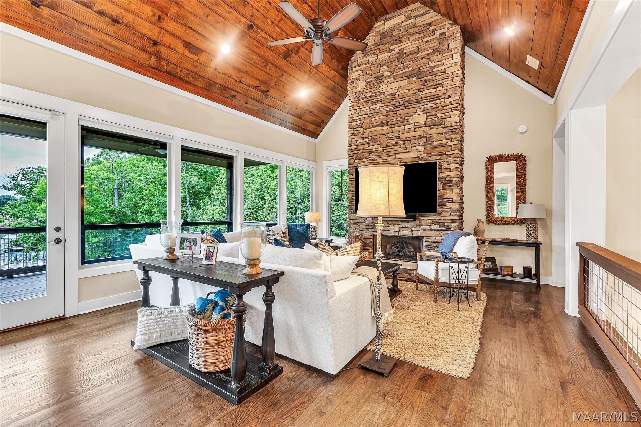 Dadeville, Alabama, 36853, United States, 4 Bedrooms Bedrooms, ,5 BathroomsBathrooms,Residential,Active,2045380