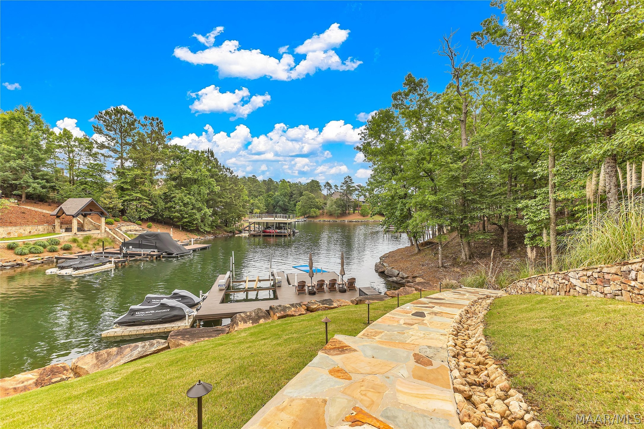 Dadeville, Alabama, 36853, United States, 4 Bedrooms Bedrooms, ,5 BathroomsBathrooms,Residential,Active,2045380
