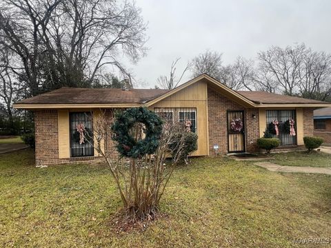 Photo of 4025 EDGE HILL Lane, Montgomery, AL 36116 (MLS # 582258)