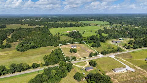 Photo of 1319 County Road 21 Road N, Prattville, AL 36067 (MLS # 588796)