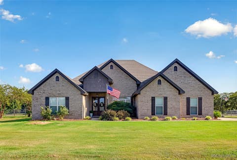 Photo of 3774 Hogan Road, Deatsville, AL 36022 (MLS # 589949)