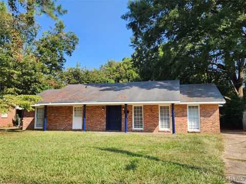 Photo of 3827 Pelzer Avenue, Montgomery, AL 36109 (MLS # 580119)